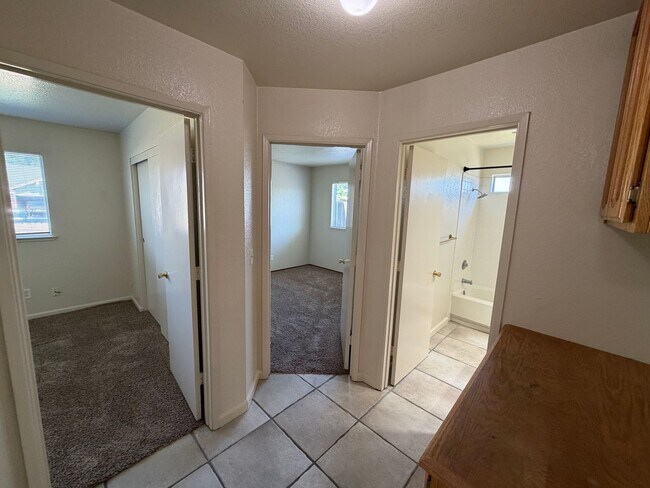 Building Photo - Corner Lot
