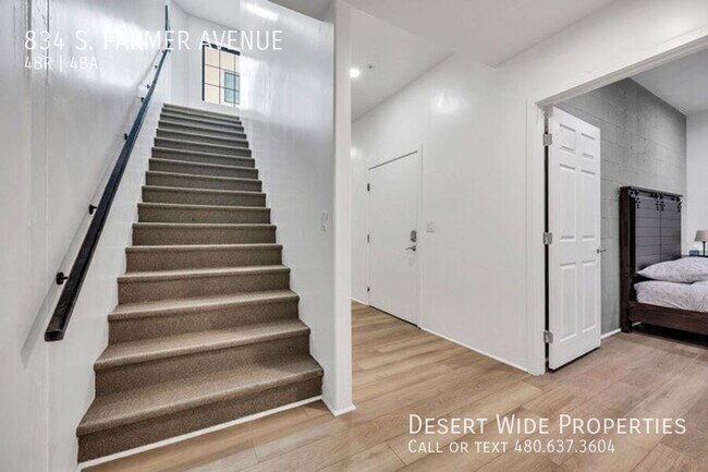 Building Photo - 834 S Farmer Ave