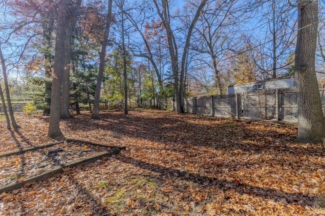 Building Photo - Classic Ranch Just Minutes from TC’s Best