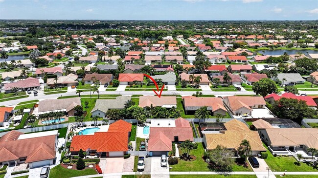 Building Photo - 9654 Sun Pointe Dr