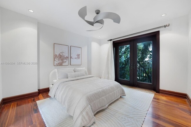 Building Photo - 16 Palm Ave