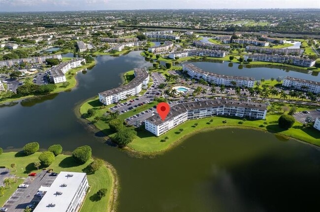 Building Photo - 1056 Exeter