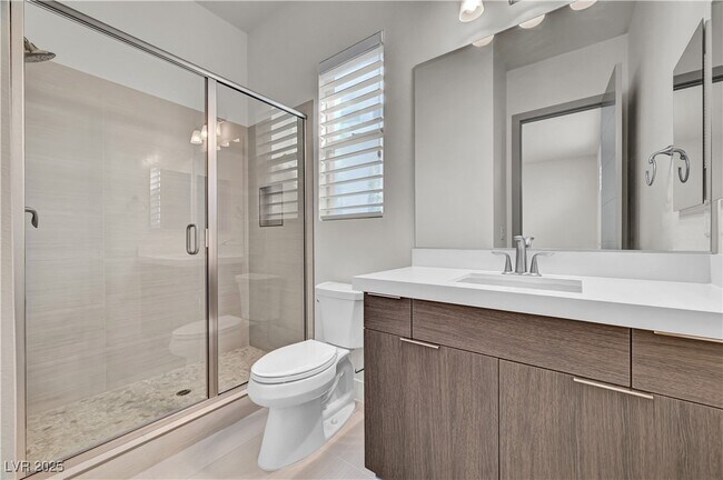 Building Photo - 68 Grey Feather Dr