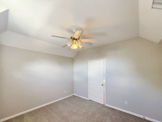Building Photo - Comfort and Convenience in West Plano Living