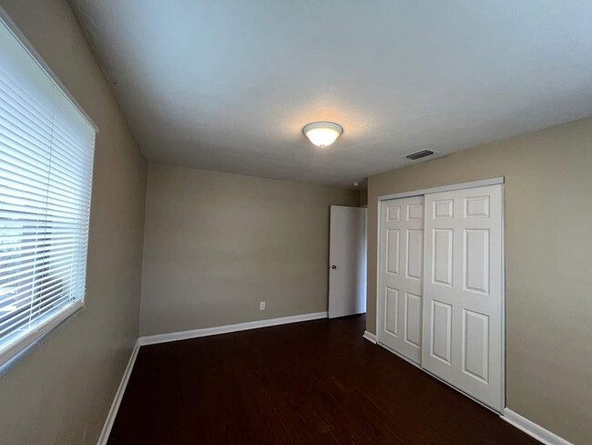 Building Photo - 3701 SW 58th Terrace