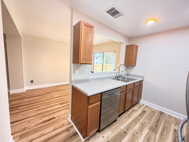 Building Photo - CUTE ONE STORY - 3 BEDROOM / 2 BATH HOME W...