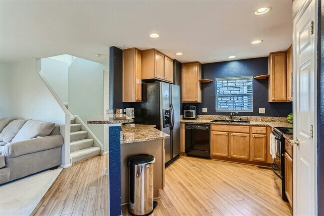 Building Photo - 11701 Fenwick Cir