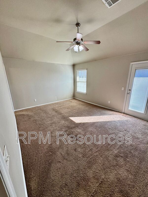 Building Photo - 2432 NW 197th St