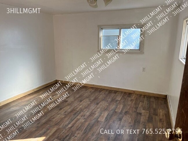 Building Photo - 109 Firefly Ln
