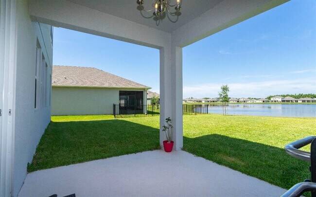 Building Photo - 1784 Chatsworth Cir