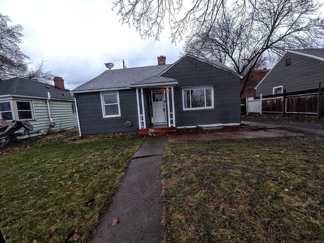 Building Photo - 5617 E Parkwater Ave