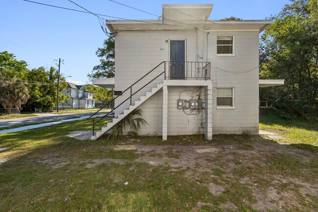 Building Photo - 1104 W 29th St