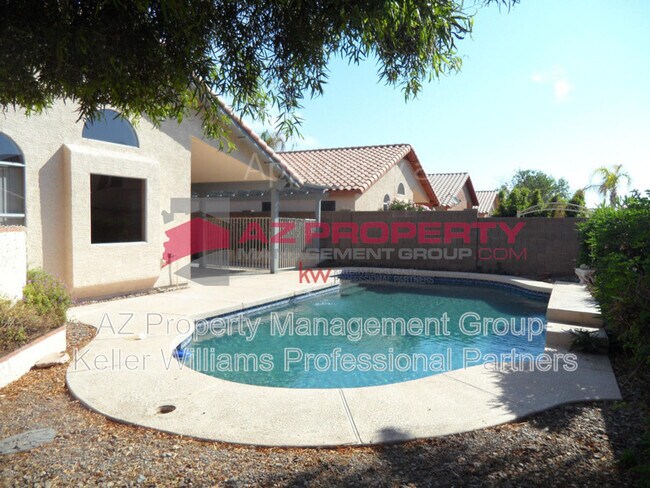 Building Photo - 5755 W Brown St