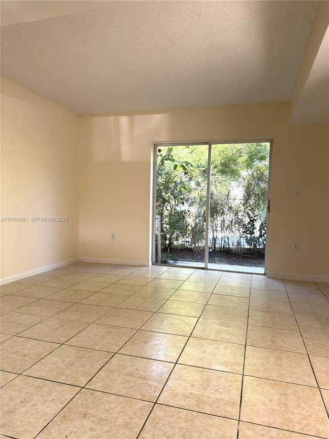 Building Photo - 14020 NE 3rd Ct