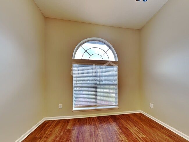 Building Photo - 13966 Summer Breeze Dr