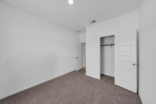 Building Photo - 31855 Hallington Hl Ln