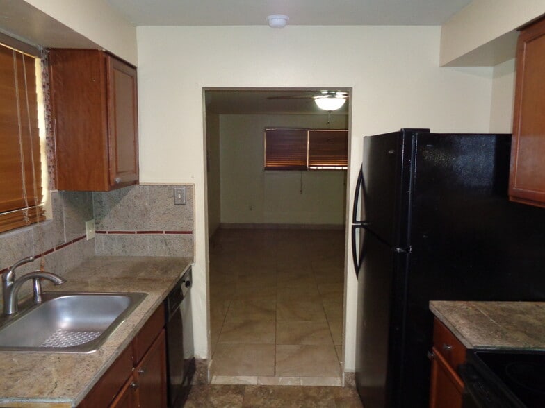 Building Photo - 676 Jennifer Jean Dr