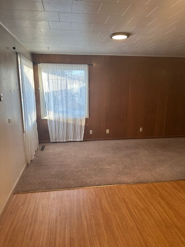 Building Photo - Nice 3 bedroom Home in Target Range