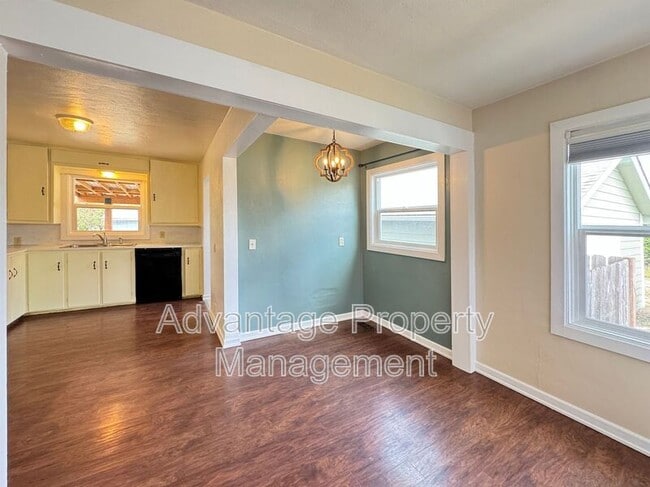 Building Photo - 2889 NW Gibson Hill Rd