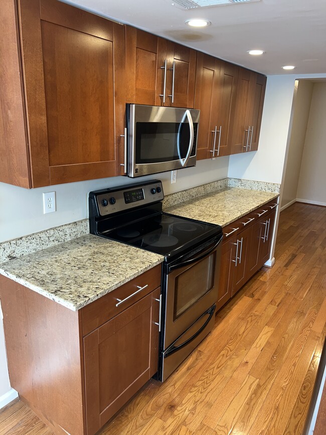 Building Photo - 2136 Catskill St