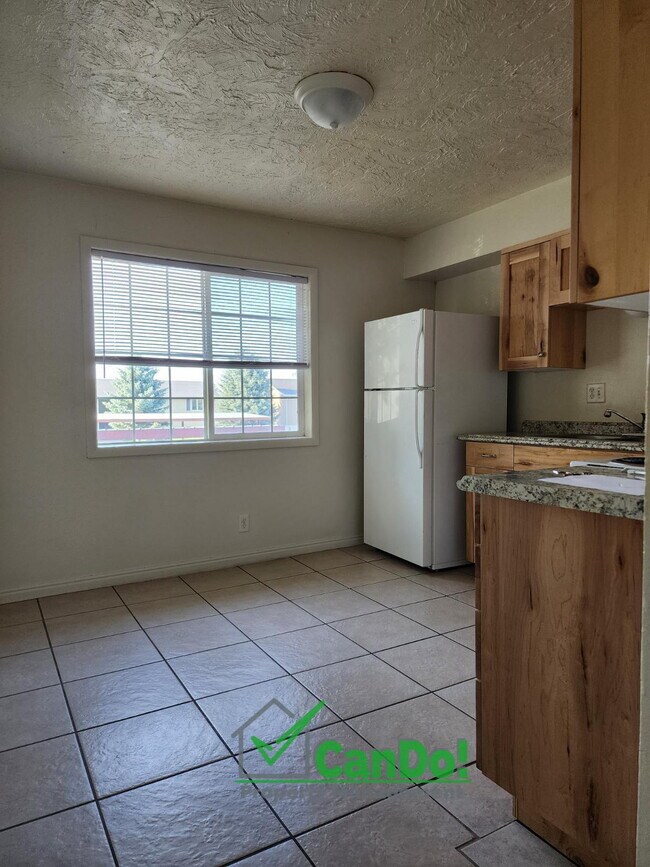 Building Photo - 2 Bedroom/ 1 Bathroom Apartment in Blackfoot Available July 1