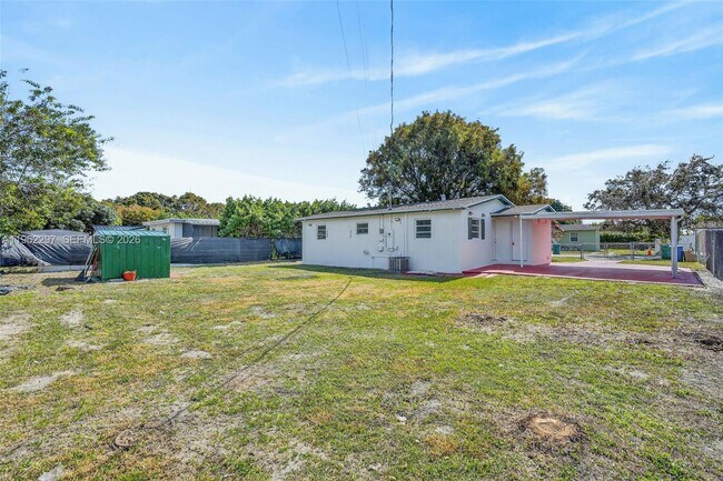 Building Photo - 10325 SW 149th Terrace