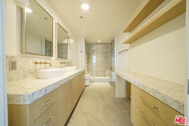 Building Photo - 1155 S Grand Ave