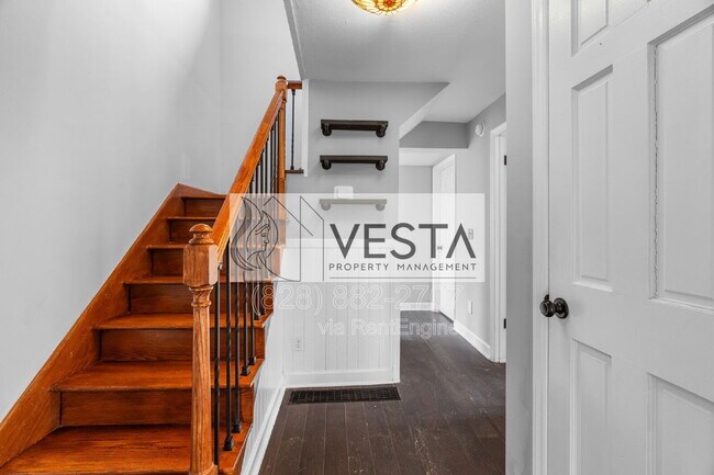 Building Photo - 4 Riddle Rd