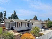 Building Photo - Beautiful 4B/2BA Home in Rancho Peñasquito...