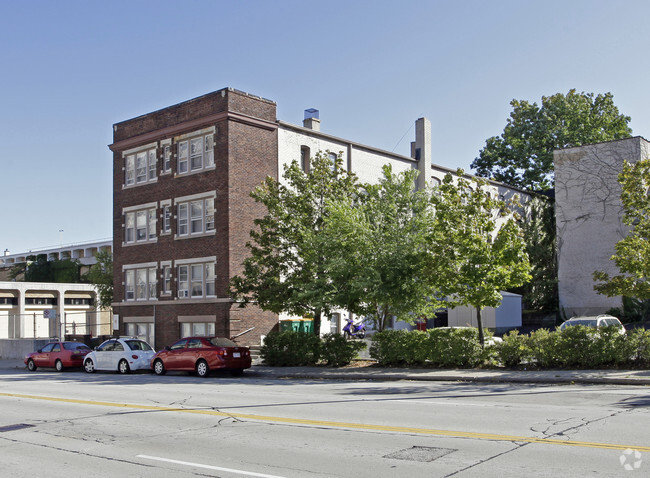 Building Photo - 1318-20 Van Buren