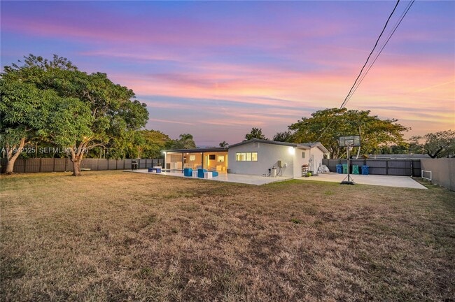 Building Photo - 8501 SW 142nd St