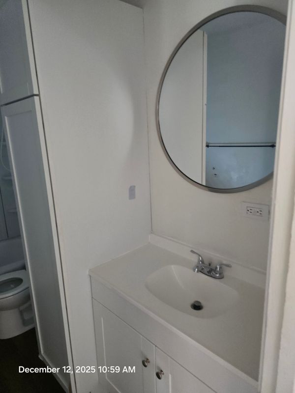 Building Photo - 617 S 1st St