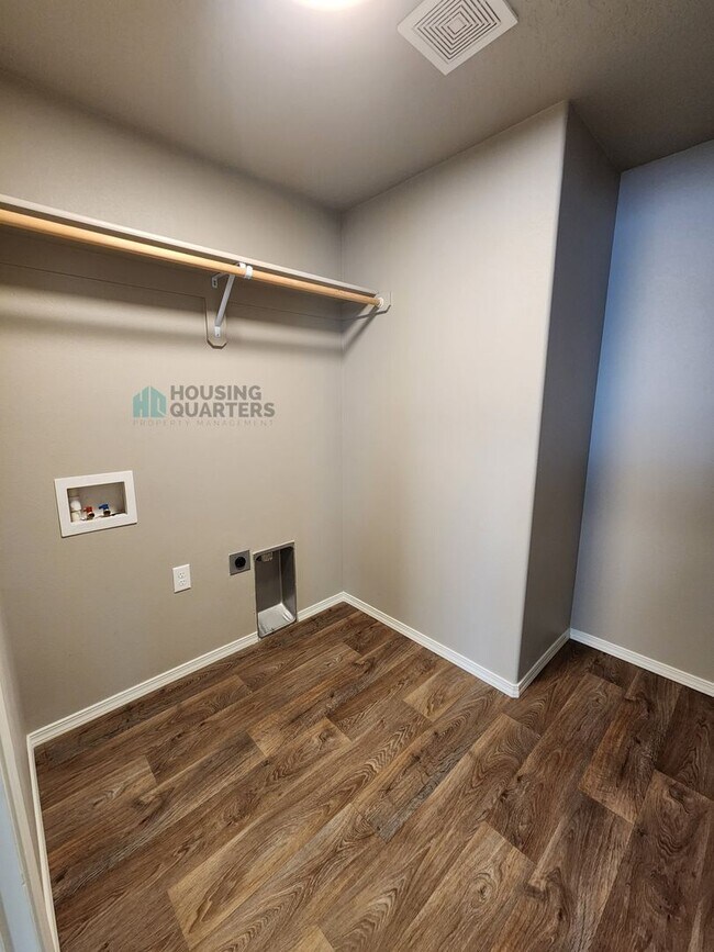 Building Photo - 209 S Lawson St