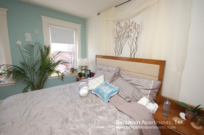 Building Photo - 1334 Commonwealth Ave