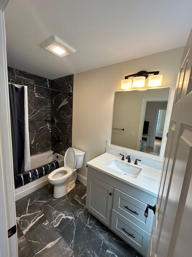 Building Photo - 416 Pearl St