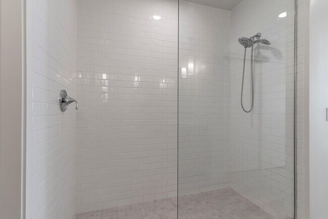 Building Photo - 7300 E Earll Dr