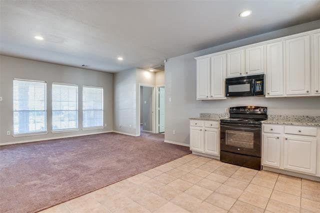 Building Photo - 8688-8690-8690 Holly St