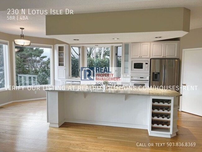 Building Photo - 230 N Lotus Isle Dr