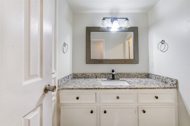 Building Photo - 8107 Durklyn Ln