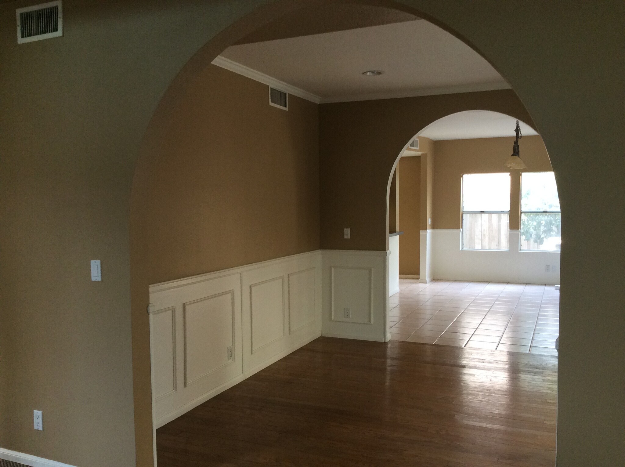 Dining room - 19251 Oxnard St