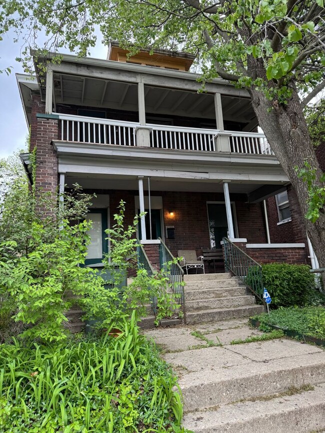 Primary Photo - 1766-1768 Oak St