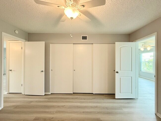 Building Photo - 2455 Finlandia Ln