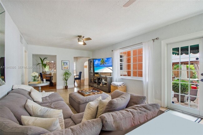 Building Photo - 2985 SW 13th St