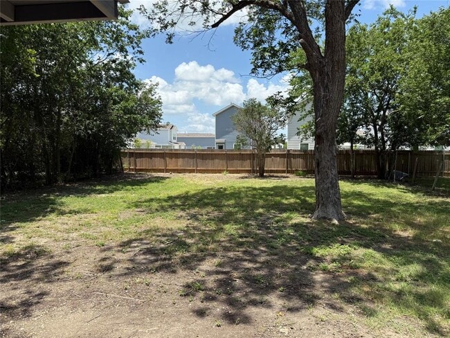 Building Photo - 505 Ruddy St