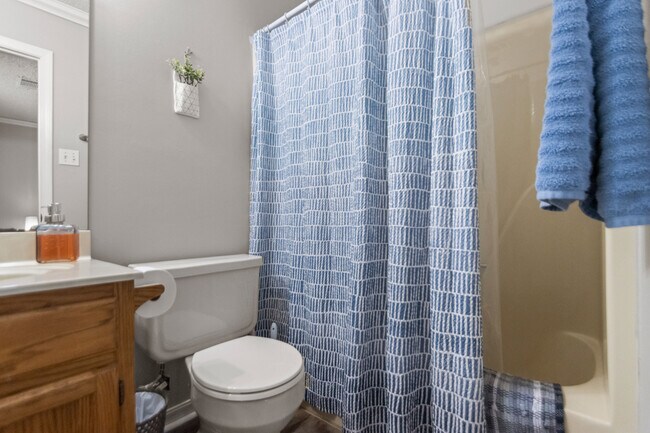 Building Photo - 106 Willow Grove Ct