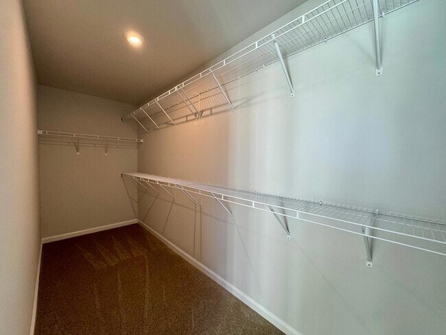 Building Photo - 276 Shingle Oak Rd