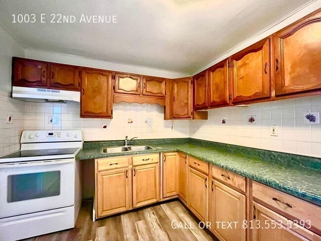 Building Photo - 1003 E 22nd Ave.