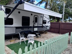 Building Photo - 125 NE 184th Terrace