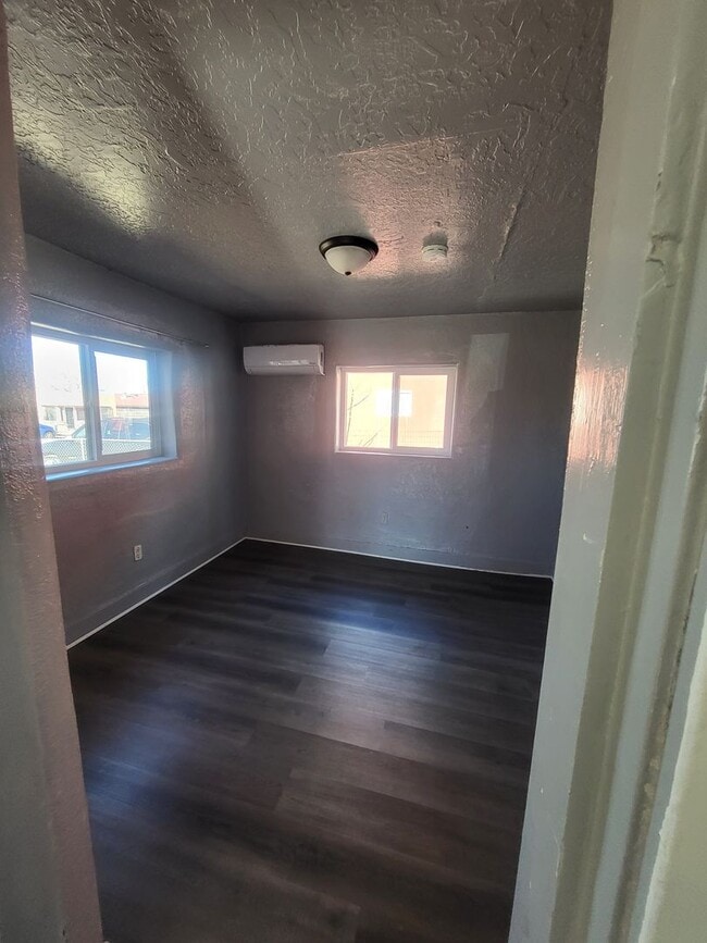 Building Photo - Newly renovated 2 bedroom House