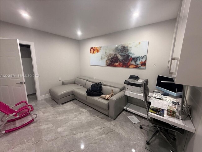 Building Photo - 9721 SW 162nd Ct